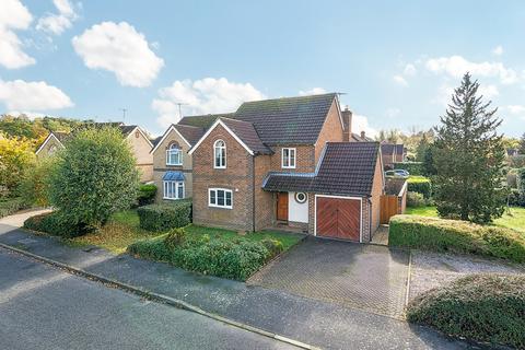 23 Staniland Drive, Weybridge, KT13 0XN
