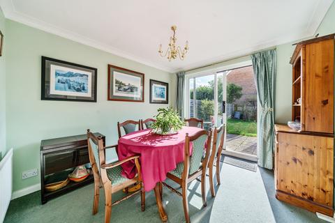 23 Staniland Drive, Weybridge, KT13 0XN