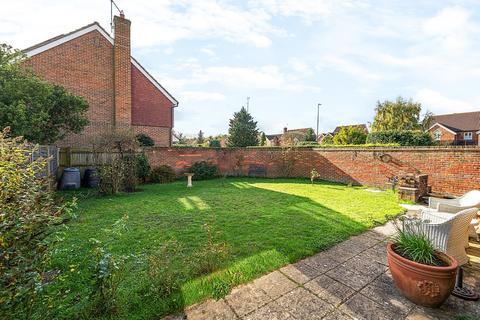 23 Staniland Drive, Weybridge, KT13 0XN