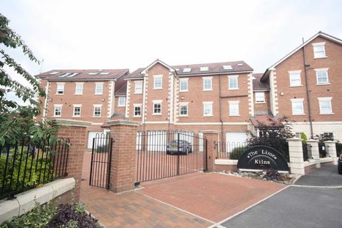 2 bedroom flat to rent, The Lime Kilns, Manchester M28