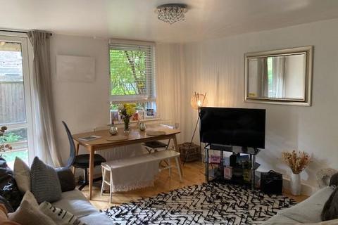 2 bedroom flat to rent, Prince Of Wales Drive, London SW11