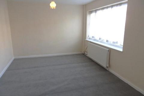 3 bedroom end of terrace house to rent, Housman Walk, Kidderminster DY10