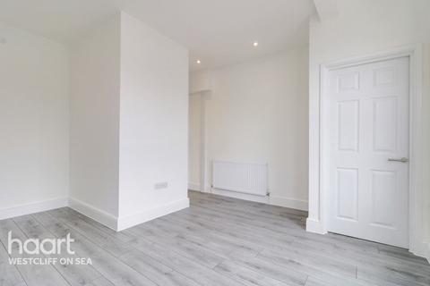 2 bedroom flat for sale, Westcliff Park Drive, Westcliff-On-Sea