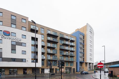 Studio to rent, Deals Gateway, London SE10