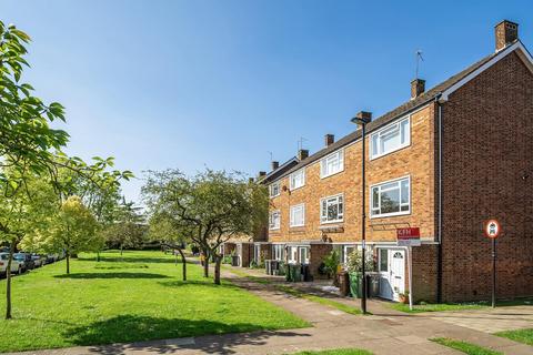 2 bedroom flat for sale, Carston Close, Lee