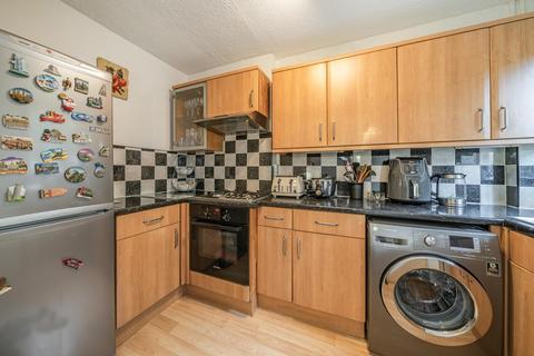 2 bedroom flat for sale, Carston Close, Lee