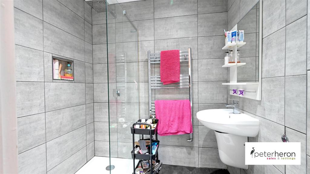 En Suite Shower Room