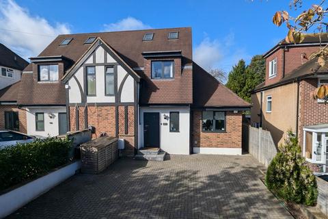 4 bedroom semi-detached house for sale, Coniston Road, Kings Langley