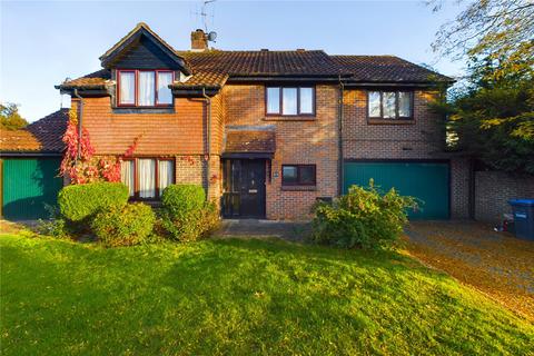 6 bedroom detached house for sale, Edinburgh Way, West Sussex RH19