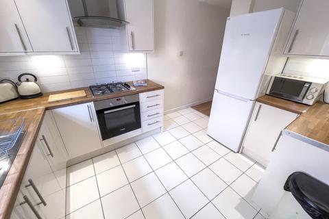 4 bedroom terraced house to rent, Molyneux Road, L6 6AL,