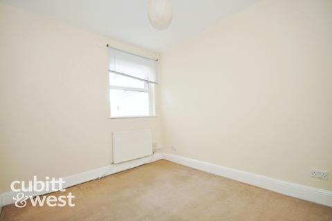 3 bedroom terraced house to rent, AVAILABLE WITH NO DEPOSITHampshire Street Portsmouth PO1