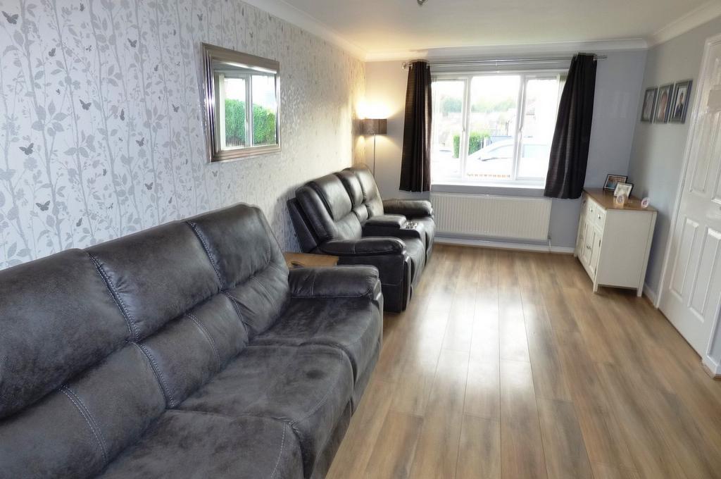 Victoria Park Avenue, Bramley LS13 3 bed townhouse for sale £199,995