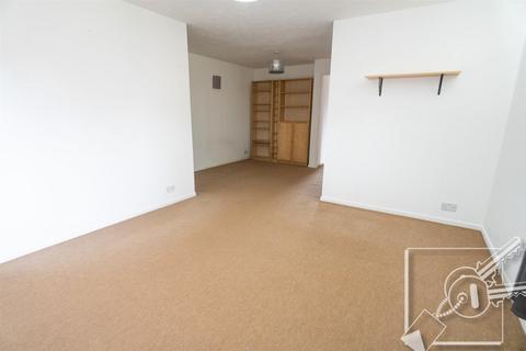 67 Haig Gardens, Gravesend, DA12 1NE