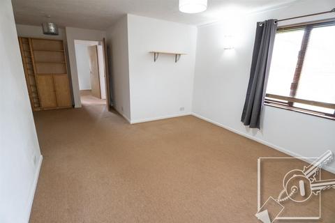 67 Haig Gardens, Gravesend, DA12 1NE