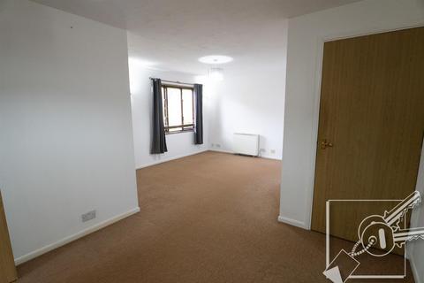 67 Haig Gardens, Gravesend, DA12 1NE