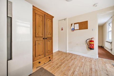 5 bedroom terraced house for sale, Aylesbury,  Oxfordshire,  HP20