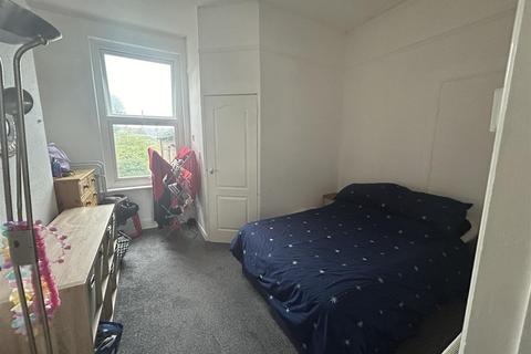 1 bedroom flat to rent, Victoria Park, Herne Bay