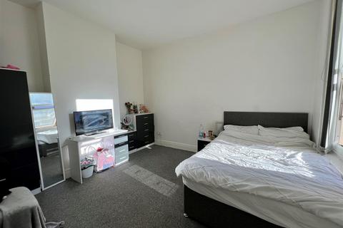 4 bedroom house to rent, Hudson Road, Southsea