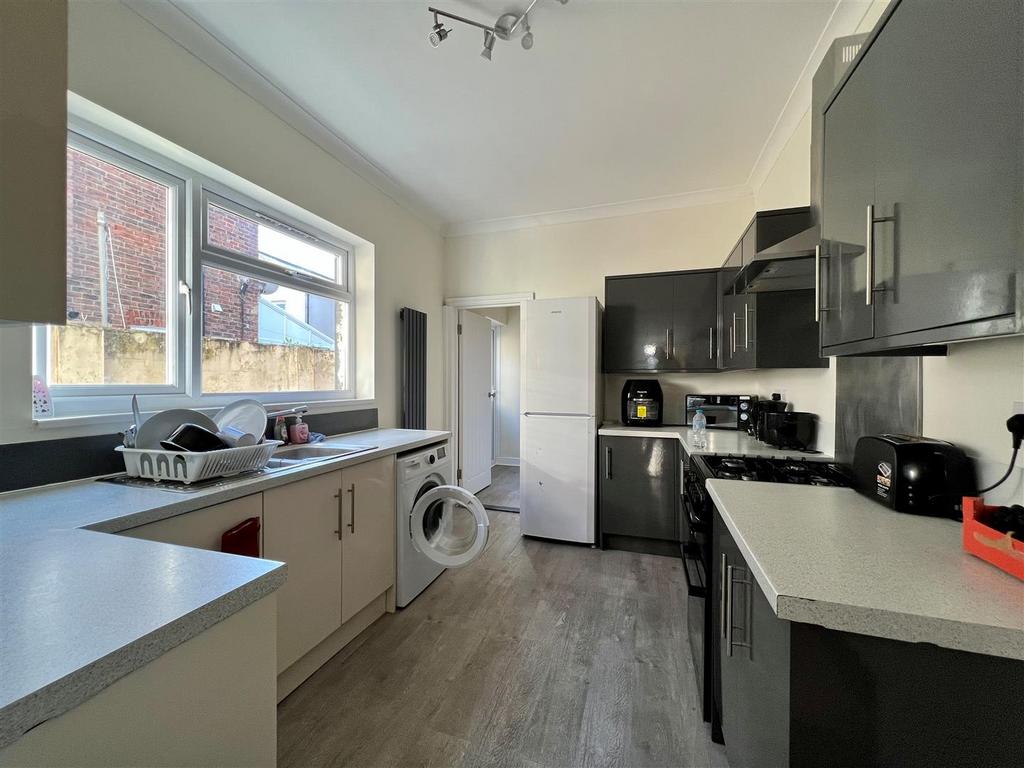 62 Hudson Road - kitchen.jpg