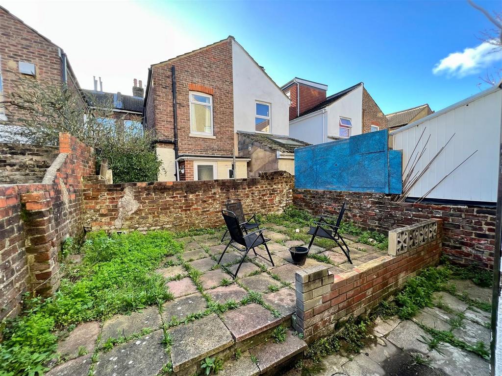 62 Hudson Road - garden.jpg