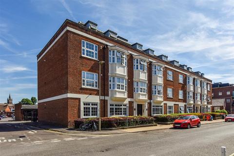 1 bedroom flat for sale, Swan Street, Petersfield, Hampshire