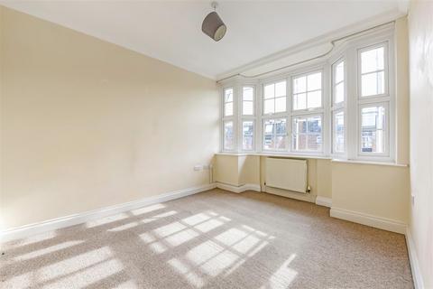 1 bedroom flat for sale, Swan Street, Petersfield, Hampshire