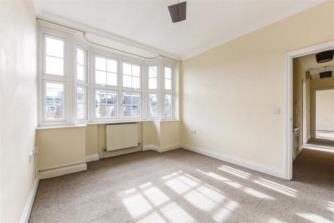 1 bedroom flat for sale, Swan Street, Petersfield, Hampshire