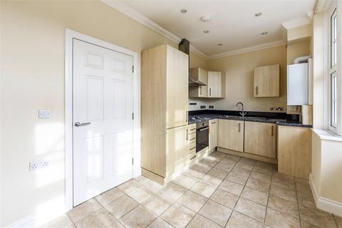 1 bedroom flat for sale, Swan Street, Petersfield, Hampshire