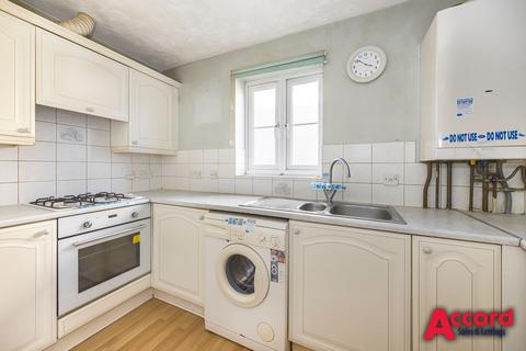 Flat 3, Templar Court Essex Road, Romford, RM7 8BY