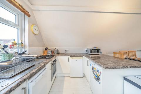 2 bedroom flat for sale, Auckland Road, Battersea