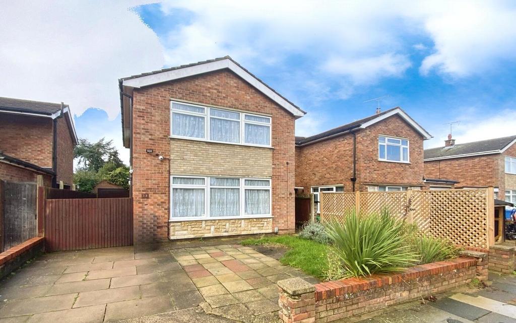 June Avenue, Ipswich, Suffolk, IP1 4 bed detached house for sale £385,000