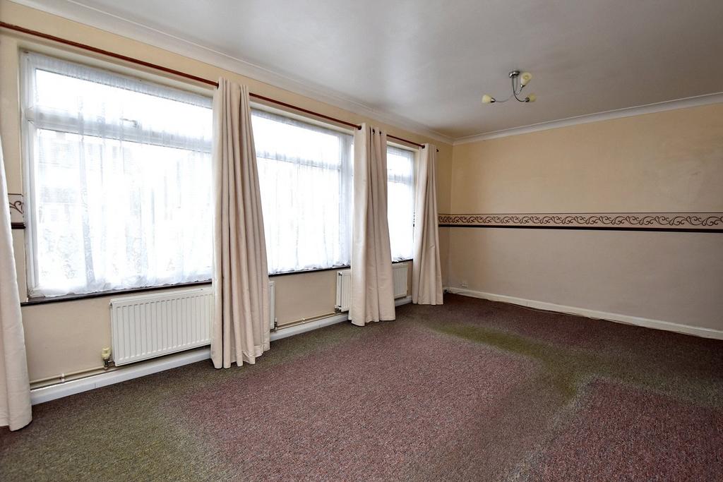 June Avenue, Ipswich, Suffolk, IP1 4 bed detached house for sale £385,000