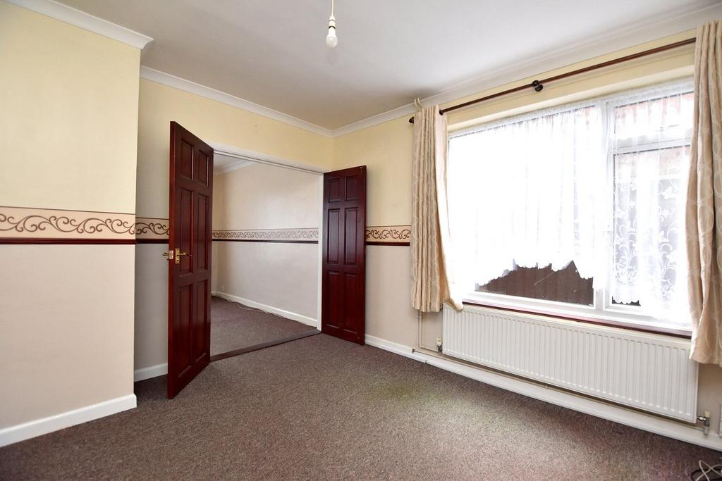 June Avenue, Ipswich, Suffolk, IP1 4 bed detached house for sale £385,000