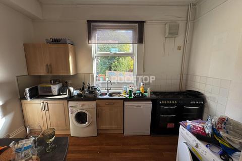 undefined, Hyde Park Terrace, Leeds LS6