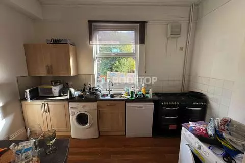 8 bedroom house to rent – pohled 4