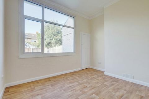 1 bedroom apartment for sale, Westbourne Grove, Westcliff-on-sea, SS0