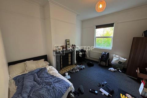 8 bedroom house to rent, Hyde Park Terrace, Leeds LS6