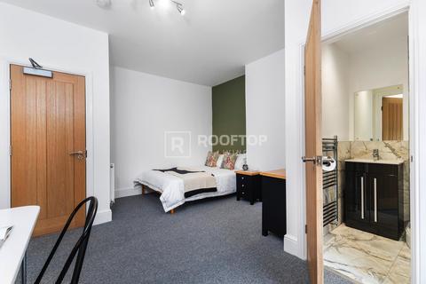 undefined, 18 Kelso Road, Leeds LS2