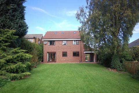 6 bedroom detached house to rent, Larches Road, Durham City