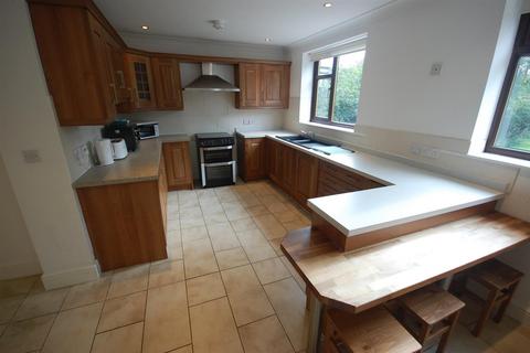 6 bedroom detached house to rent, Larches Road, Durham City