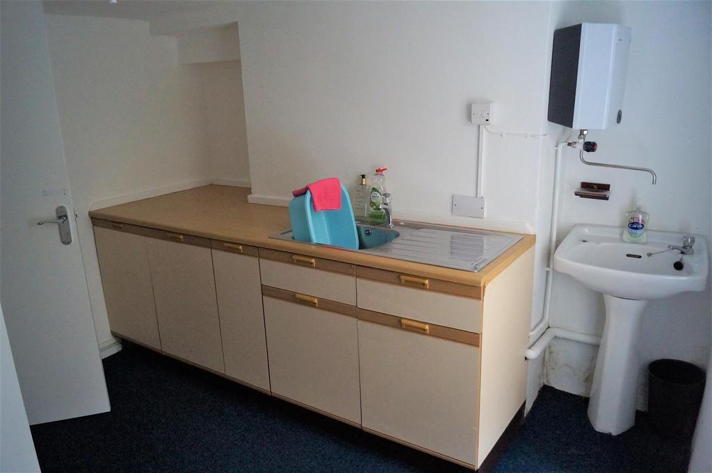 L Q7ak Cp Uq3d L9 N1 Um REQ.jpg