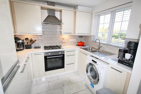 2 bedroom apartment to rent, Latimer Close, Widnes, WA8