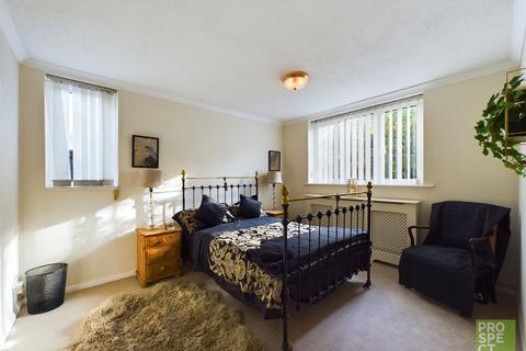 97b Barkham Ride, Finchampstead, Wokingham, RG40 4HB