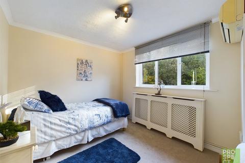 97b Barkham Ride, Finchampstead, Wokingham, RG40 4HB