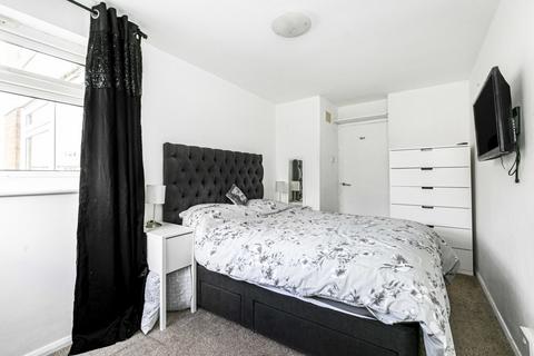 1 bedroom apartment for sale, Peregrine Road, Sunbury-on-Thames, Surrey, TW16