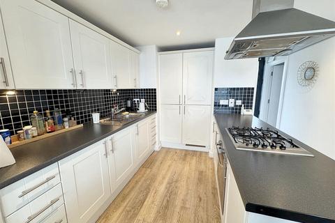 3 bedroom apartment for sale, Channelsea Road, London