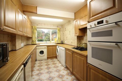 3 bedroom semi-detached house for sale, Temple Park Green, Leeds LS15