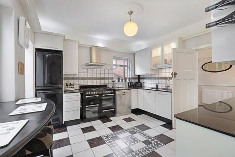 22 Ormonde Rise, Buckhurst Hill, IG9 5QQ