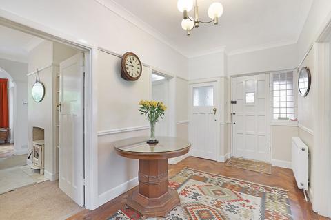 22 Ormonde Rise, Buckhurst Hill, IG9 5QQ