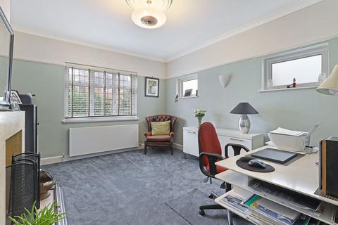 22 Ormonde Rise, Buckhurst Hill, IG9 5QQ